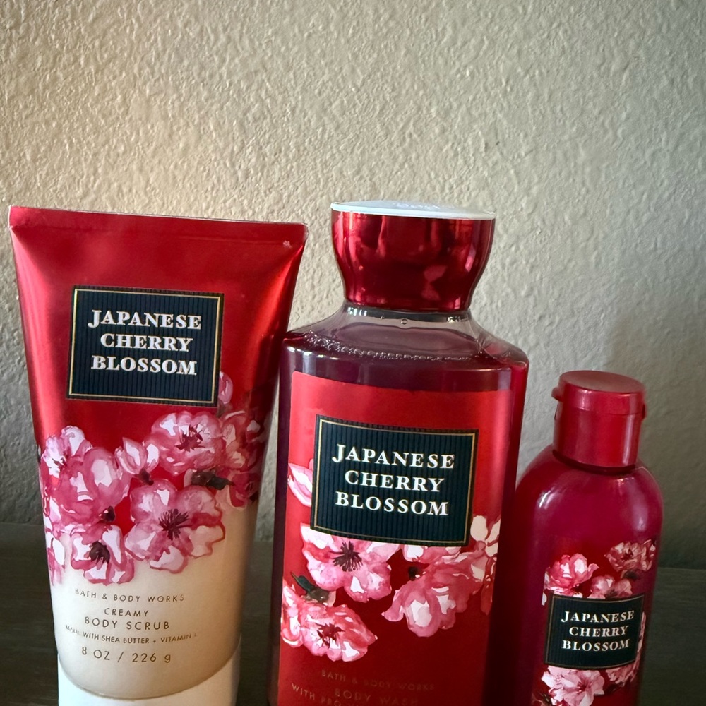 Bath & Body Works Japanese Cherry Blossom Collection - Red and White